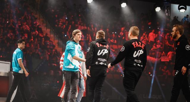 在你头上扣篮！ JackeyLove 的女警在团战中被 Tarzan 的潘森击杀， Anyone's Legend 取得了赛点