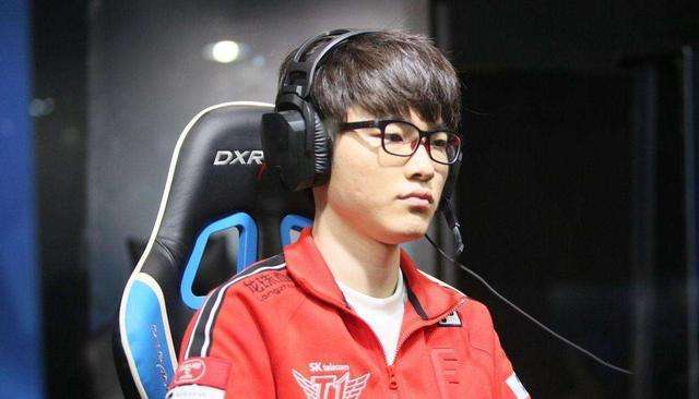 LPL 明天的首发阵容： Scout 和 Linfeng 将在中路进行单挑